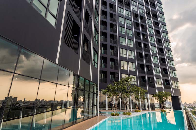 The Rich Rama 9 Srin